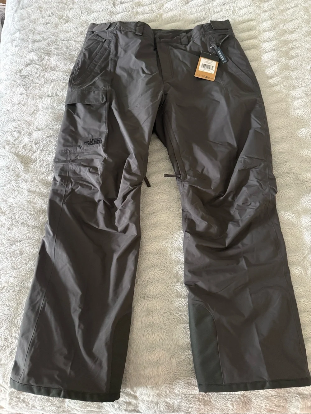 Men’s The North Face Men’s Gray Waterproof Cargo Snow Pants NWT